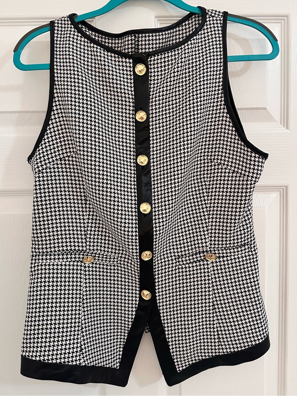 Commense Black & White Houndstooth Sleeveless Vest Top Gold Buttons Size Large - Picture 3 of 12